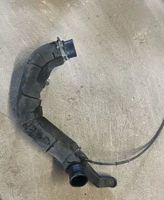 Toyota Avensis T220 Intercooler hose/pipe