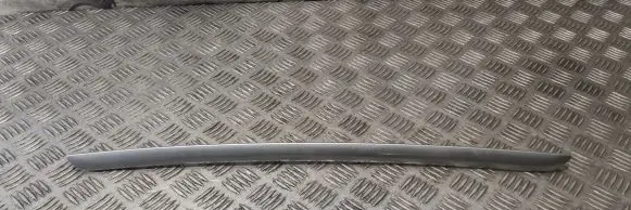 Dashboard glove box trim