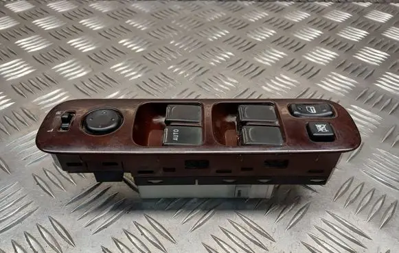 Suzuki Grand Vitara I Electric window control switch