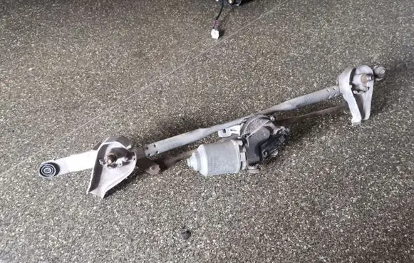 Subaru Forester SH Front wiper linkage and motor 1593001842
