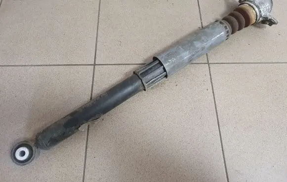 Audi Q2 - Rear shock absorber/damper 5Q0512013KD