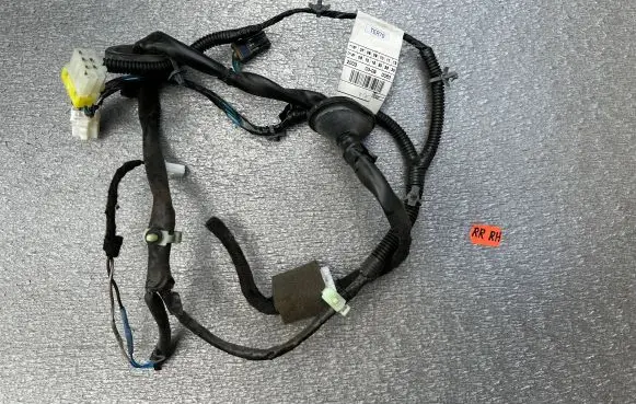 Nissan Terrano Rear door wiring loom 241262X911