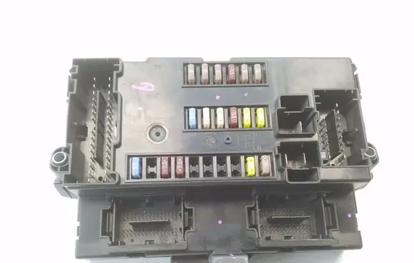 Iveco Daily 6th gen Fuse module 5802099154