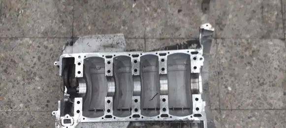 Mercedes-Benz ML W163 Crankshaft Holder r6280140301