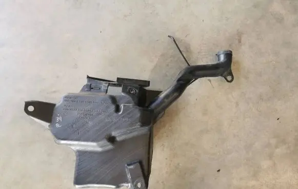 Chevrolet Corvette C7 Windshield washer fluid reservoir/tank 23259750