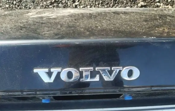 Volvo S40 Manufacturer badge logo/emblem 