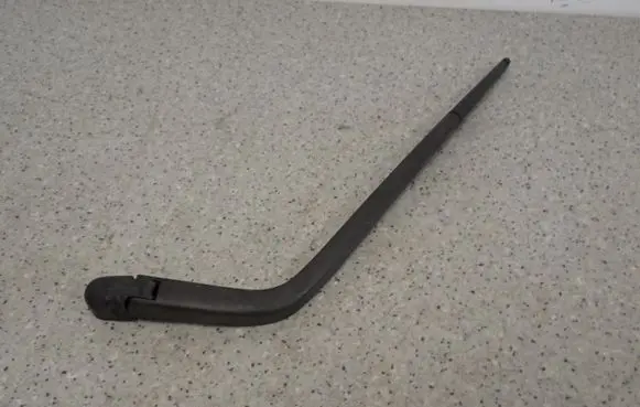 Toyota Yaris Front wiper blade arm 
