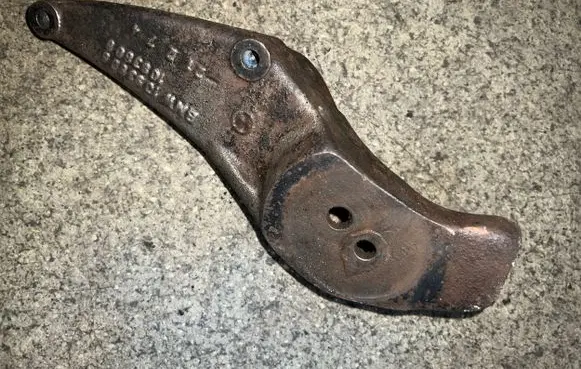BMW 7 E38 Engine mounting bracket 1093806