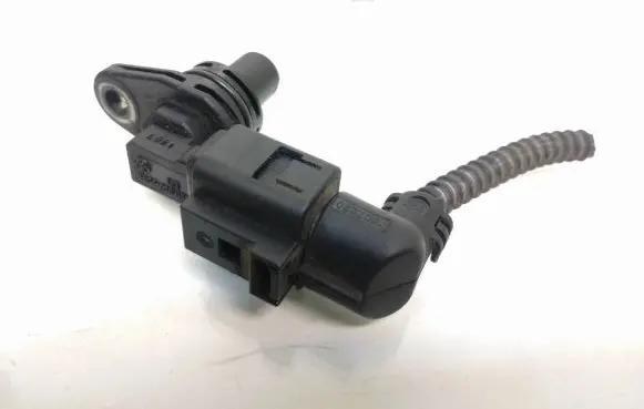Volkswagen Golf V Camshaft position sensor 036907601E