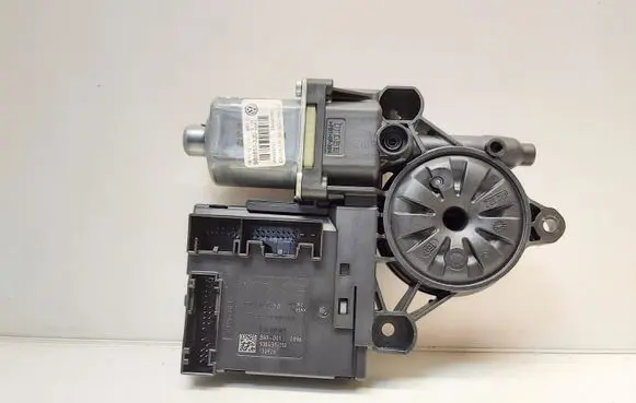 Volkswagen PASSAT B7 Front door window regulator motor 3C0959793B