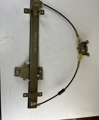 Opel Frontera B Front door manual window regulator 