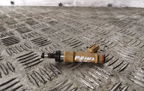Toyota Prius (XW30) Fuel injector 2325037010