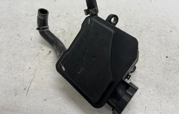Mercedes-Benz R W251 Power steering fluid tank/reservoir A0004602283