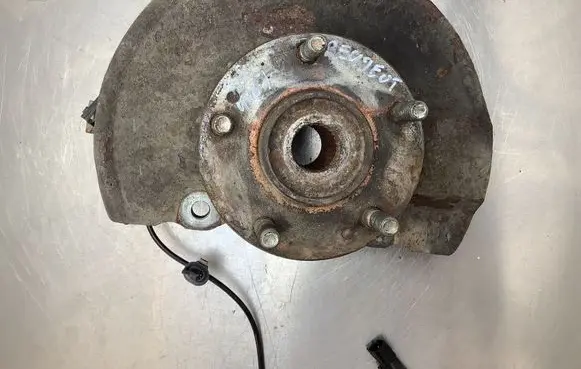 Peugeot 4007 Front wheel hub