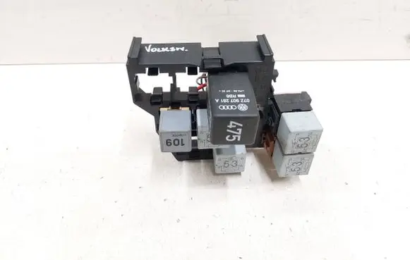Volkswagen Transporter - Caravelle T5 Relay mounting block 7E0937503B