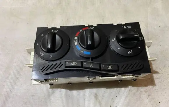Mercedes-Benz A W168 Climate control unit 1688300485 A1688300485