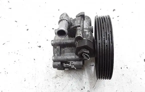 Peugeot 607 Power steering pump 9640886480