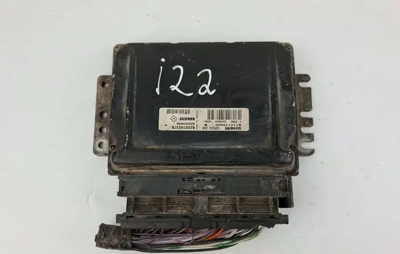 Renault Clio III Engine control unit/module 8200162378 S110115000