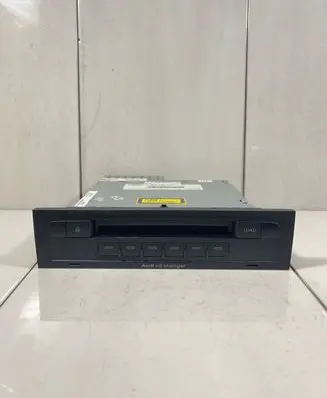 Audi Q7 4L CD/DVD changer 4L0035110