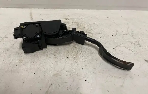 Volkswagen Golf IV Accelerator throttle pedal 1J2721503H 384300484 0281002346