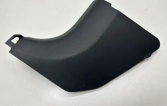 Foot area side trim