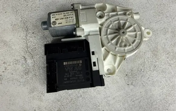 Volkswagen Golf V Front door window regulator motor 1K0959793N