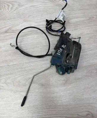 Mercedes-Benz Vito Viano W639 Front door lock A6397200535 456204004001 A6395406609