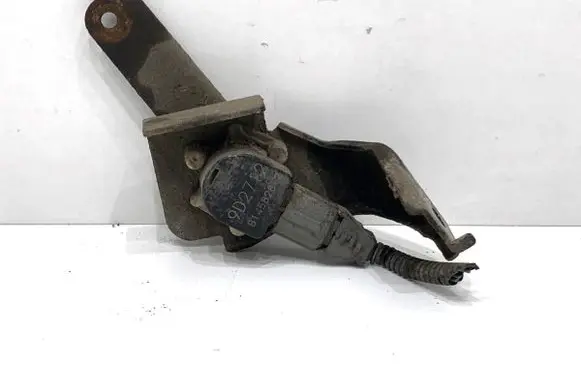Honda CR-V Headlight/headlamp level sensor 