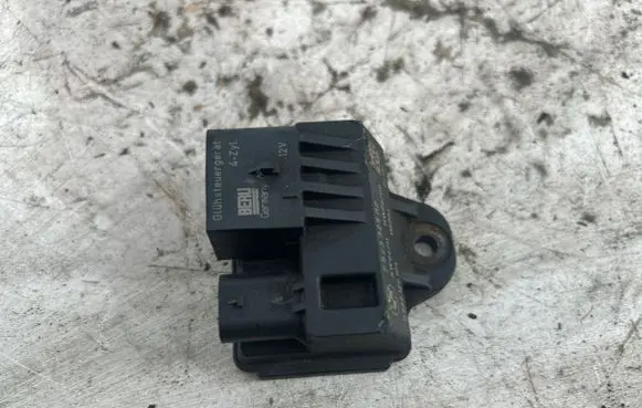 Mini Cooper Countryman R60 Glow plug pre-heat relay 7823325