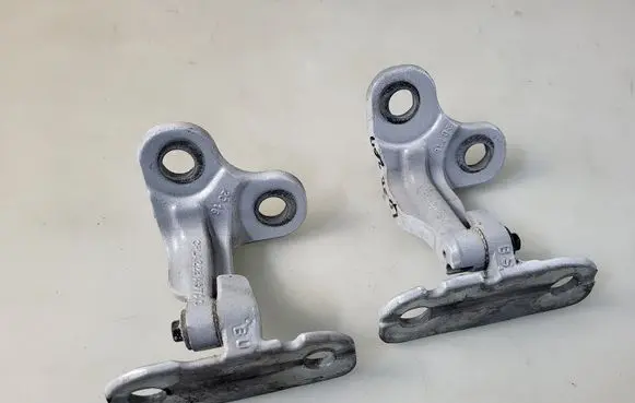 Jaguar XF X260 Front door hinge set CPLA228A65AD CPLA228A67AC