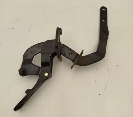 Volvo V70 Tailgate/trunk/boot hinge 8643157