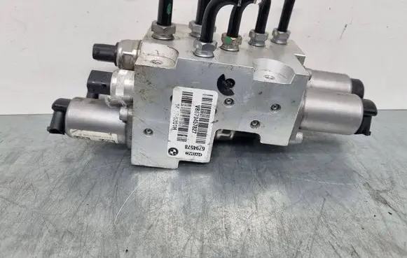 BMW 7 F01 F02 F03 F04 Active stabilizer control/valve assembly 6794578