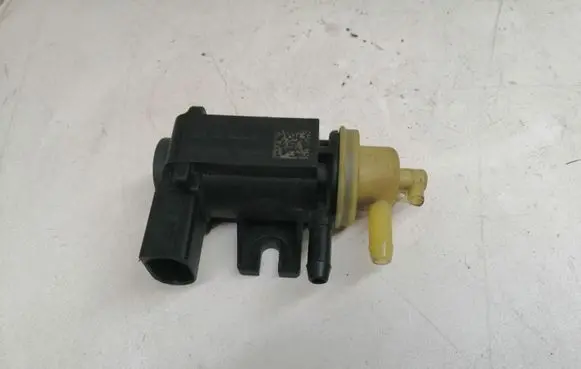 Volkswagen PASSAT B7 Turbo solenoid valve 1K0906627B