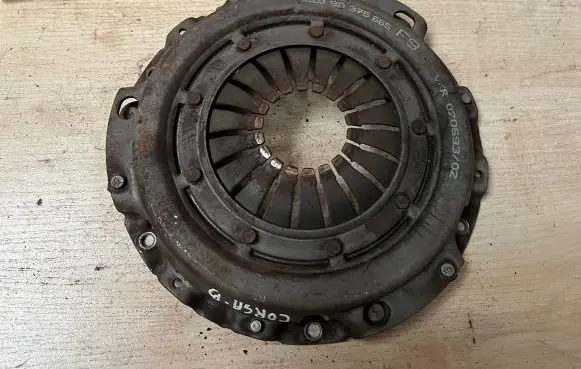 Opel Corsa B Pressure plate 90375665