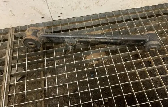 Dodge RAM 1500 DS Rear upper control arm/wishbone 04877160AB