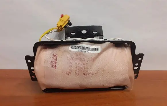 Chrysler 300 - 300C Passenger airbag P04649118AH 10833