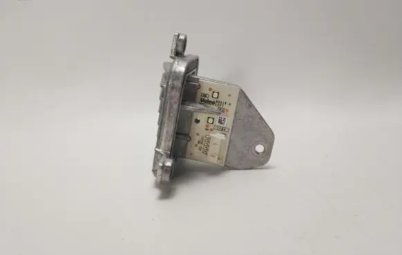 BMW X1 F48 F49 LED ballast control module 90068144 70840769