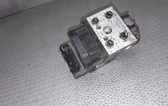 Audi A4 S4 B5 8D ABS Pump 0265216411 8E0614111