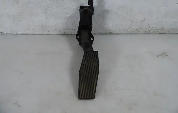 Opel Astra K Accelerator throttle pedal 13373776
