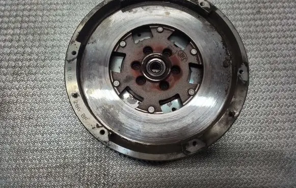 Volkswagen Crafter Dual mass flywheel 03L105266BF