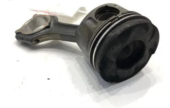 Mercedes-Benz Sprinter W906 Piston with connecting rod