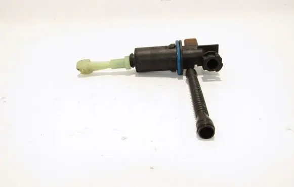 Peugeot 3008 I Clutch master cylinder 9670324780