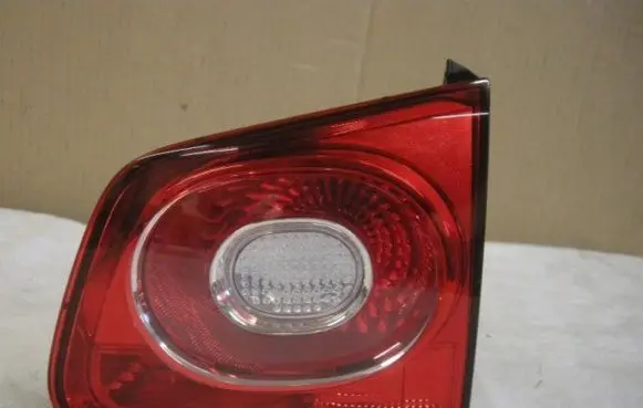 Volkswagen Tiguan Tailgate rear/tail lights