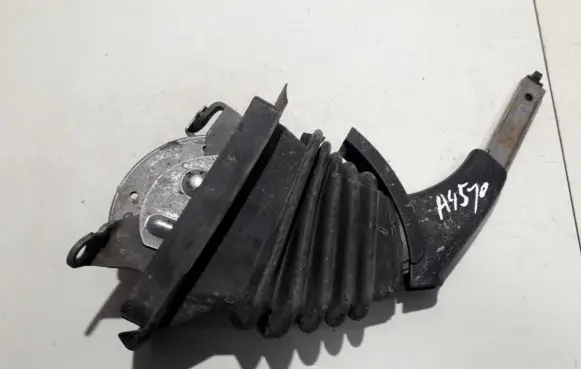 Handbrake/parking brake lever assembly