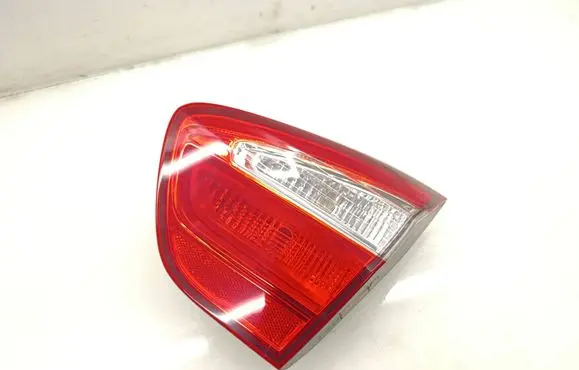 KIA Rio Tailgate rear/tail lights 924041W2
