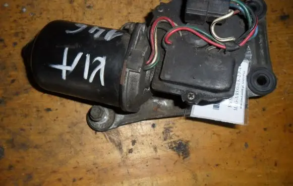 KIA Sportage Front wiper linkage and motor