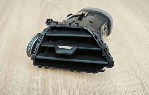 BMW 4 G22 G23 G24 G26 Dashboard air vent grill cover trim 6848617