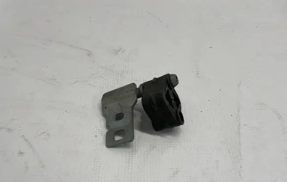 Mercedes-Benz GLC C253 Muffler mount bracket/holder A2534906600