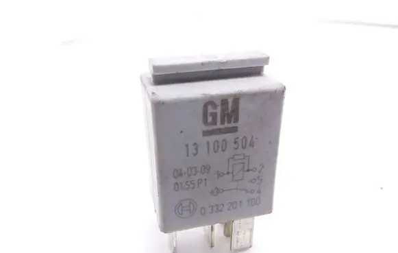 Opel Corsa C Hazard warning light relay 13100504 0332201100