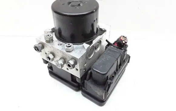 Volvo V70 ABS Pump 31329139